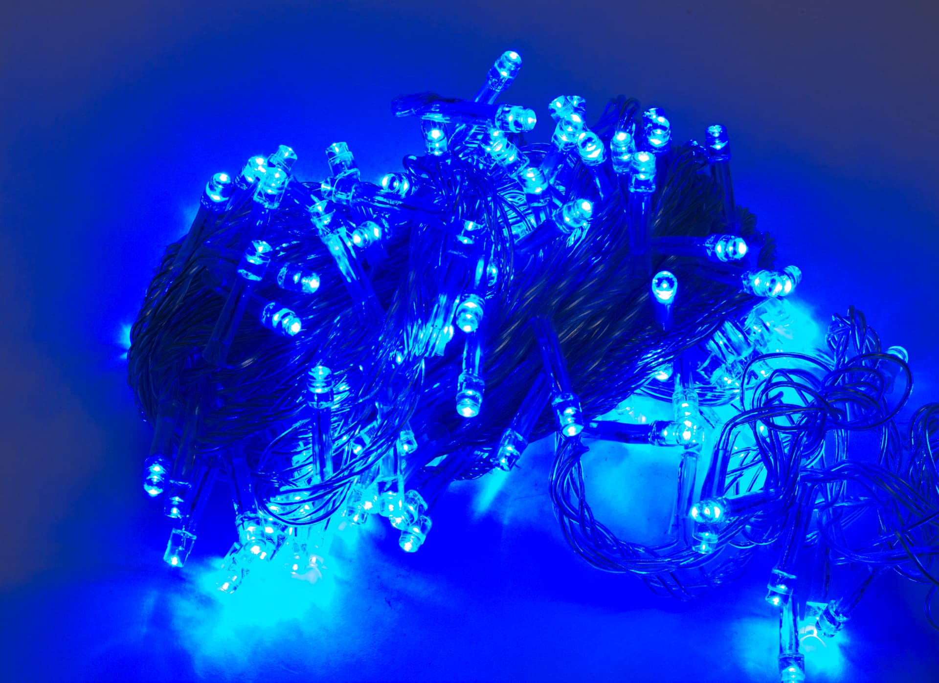 Гірлянда електрична String 200 LED неон синій, прозорий провід L-13,5 м (100) K-17/1120-02